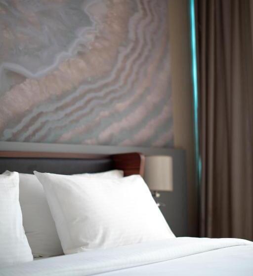 高级三人间, Mercure Istanbul Umraniye