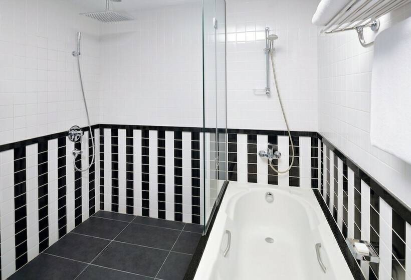 2 Bedroom Apartment, Mövenpick Hotel Apartments Al Mamzar Dubai