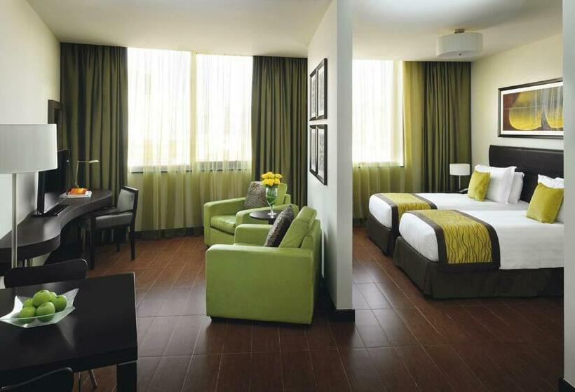 Deluxe Room, Mövenpick Hotel Apartments Al Mamzar Dubai