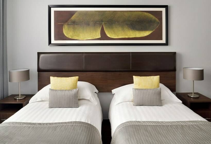 Deluxe Room, Mövenpick Hotel Apartments Al Mamzar Dubai