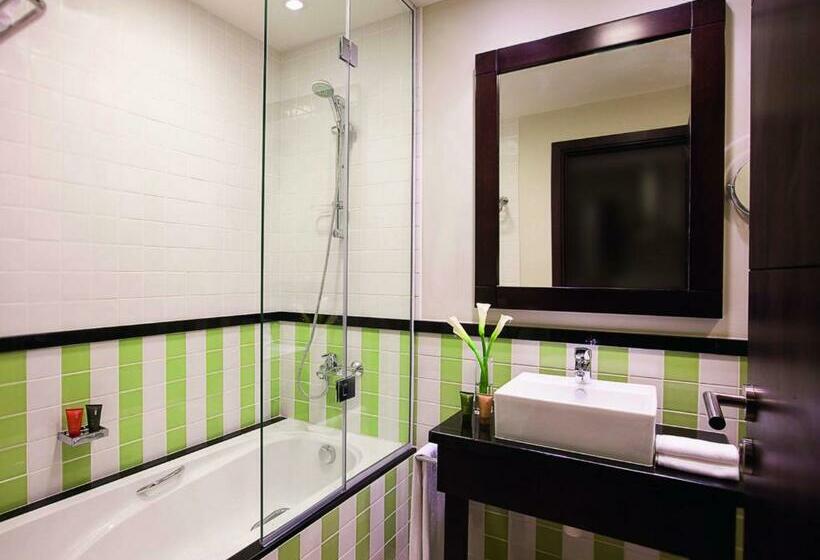 Superior Room, Mövenpick Hotel Apartments Al Mamzar Dubai