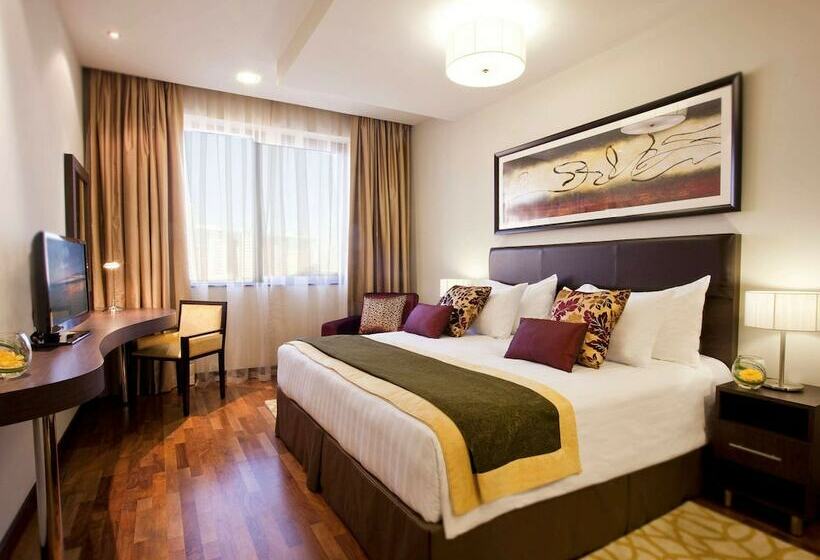 Superior Room, Mövenpick Hotel Apartments Al Mamzar Dubai