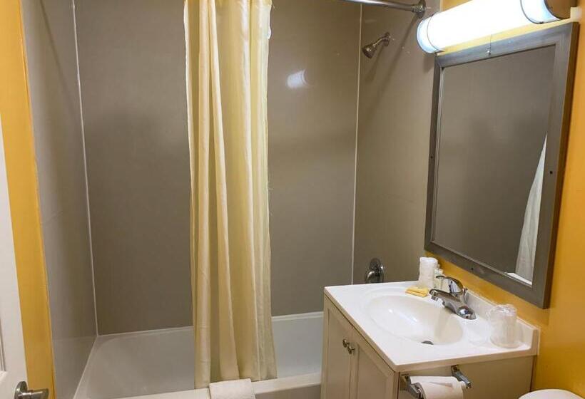스탠다드 룸 더블 침대 2개, Scottish Inns Wrightstown