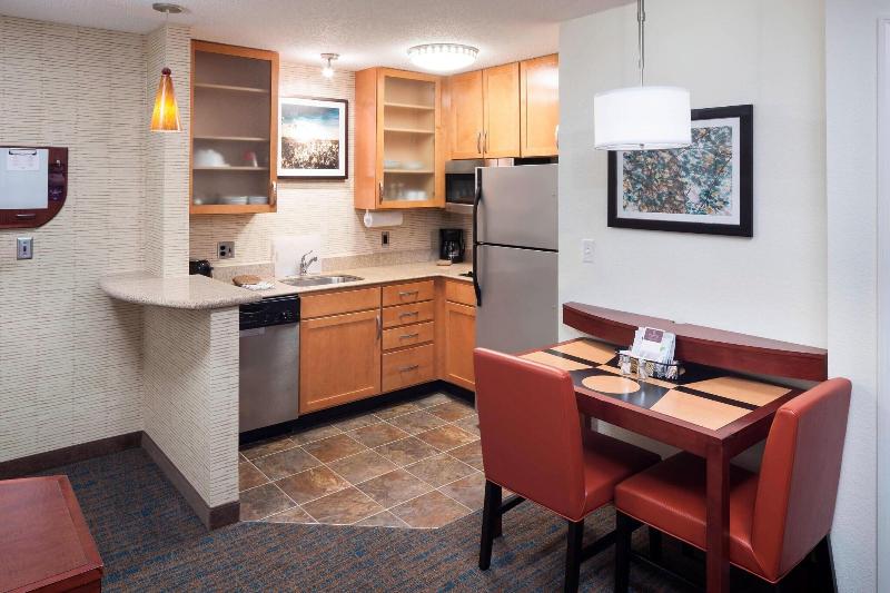 带大床的套房, Residence Inn By Marriott Dothan