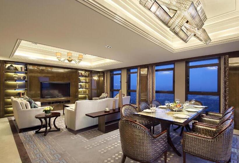 سوئیت رویال, The Qube Hotel Shanghai Xinqiao