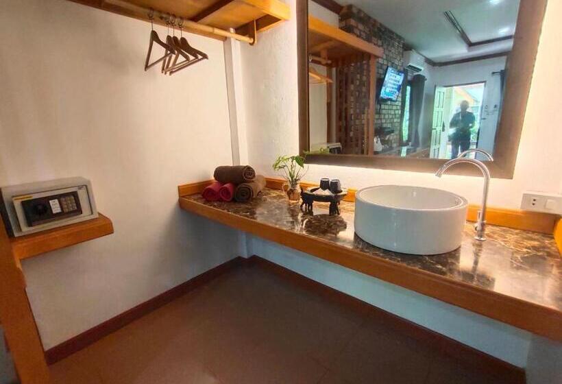 디럭스 스위트, Lanta Riviera Beach Resort