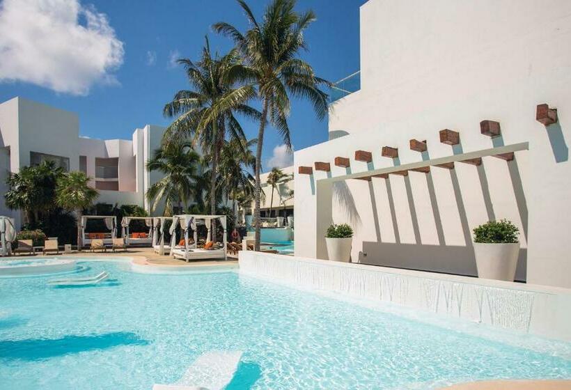 キングサイズベッドのクラブルーム, Grand Oasis Tulum Riviera