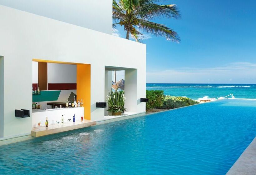 キングサイズベッドのクラブルーム, Grand Oasis Tulum Riviera