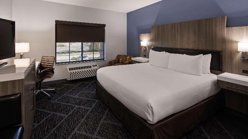 חדר סטנדרט עם מיטת קינג, Best Western Plus Appleton Airport Mall