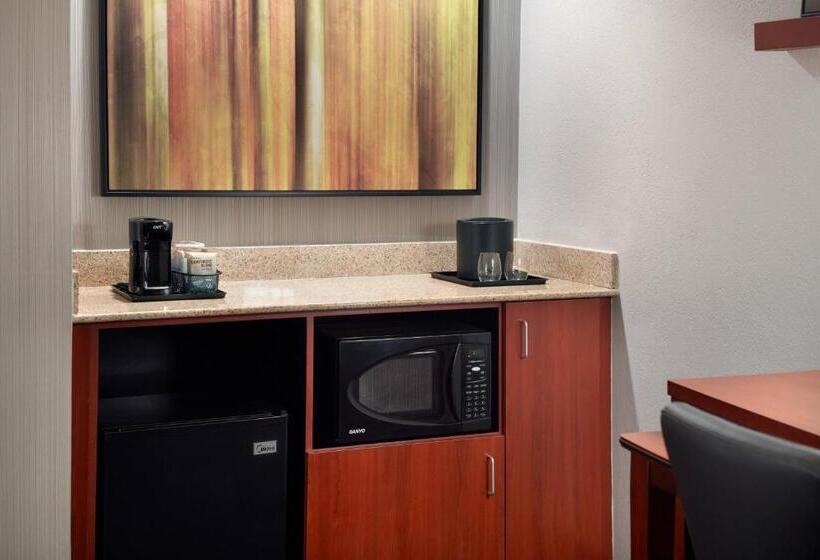 스위트, Courtyard By Marriott Raleigh Cary