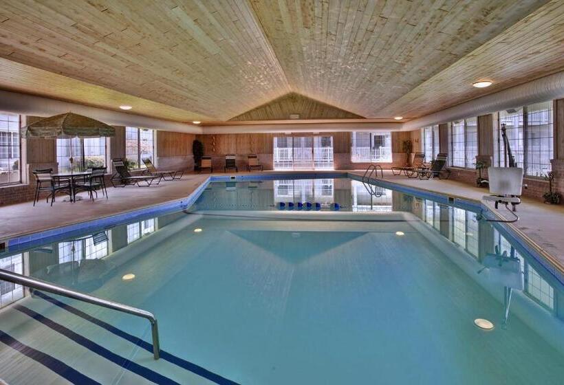 Номер Superior, Days Inn By Wyndham Petoskey