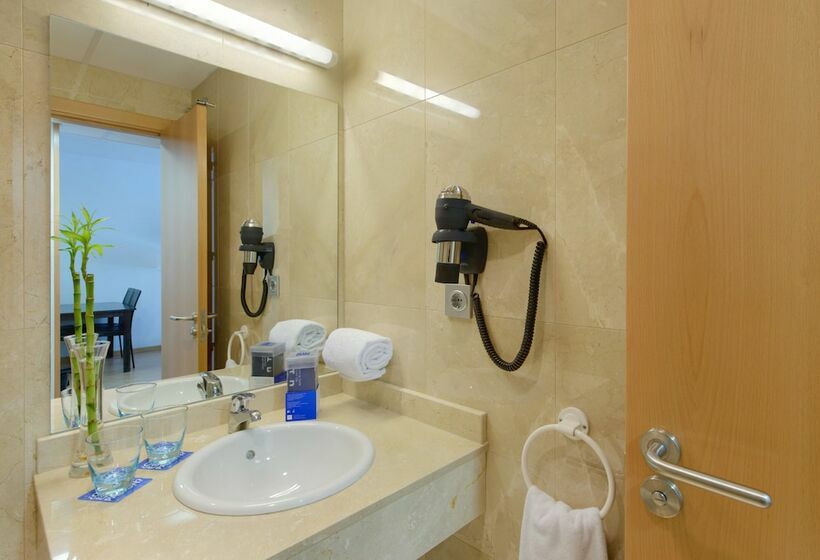 غرفة عائلية, Madrid Airport Suites, Affiliated By Meliá