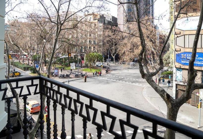 اتاق ساده با بالکن, Casa Trafalgar Barcelona