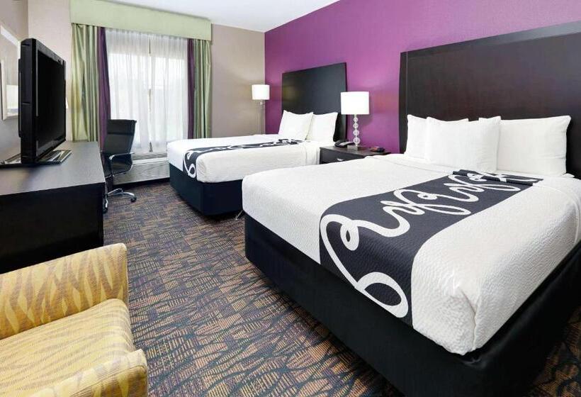 Номер Deluxe, La Quinta By Wyndham Jourdanton   Pleasanton