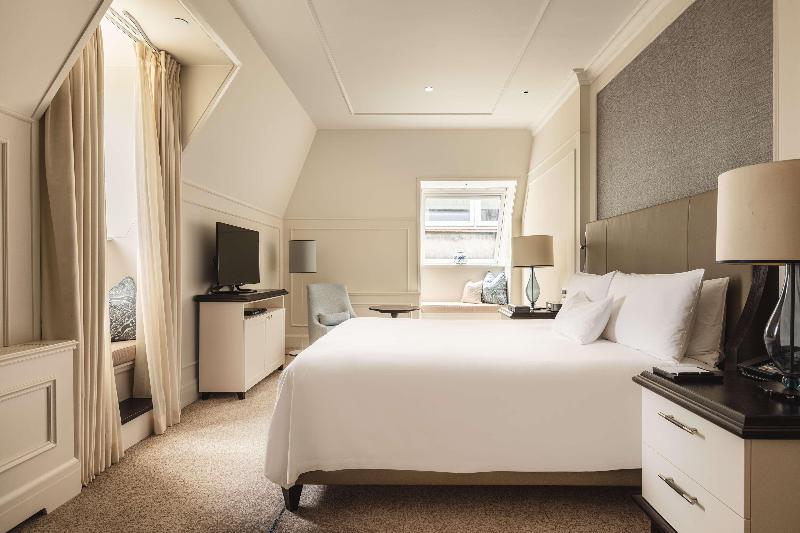 Deluxe Room King Size Bed, Waldorf Astoria Amsterdam