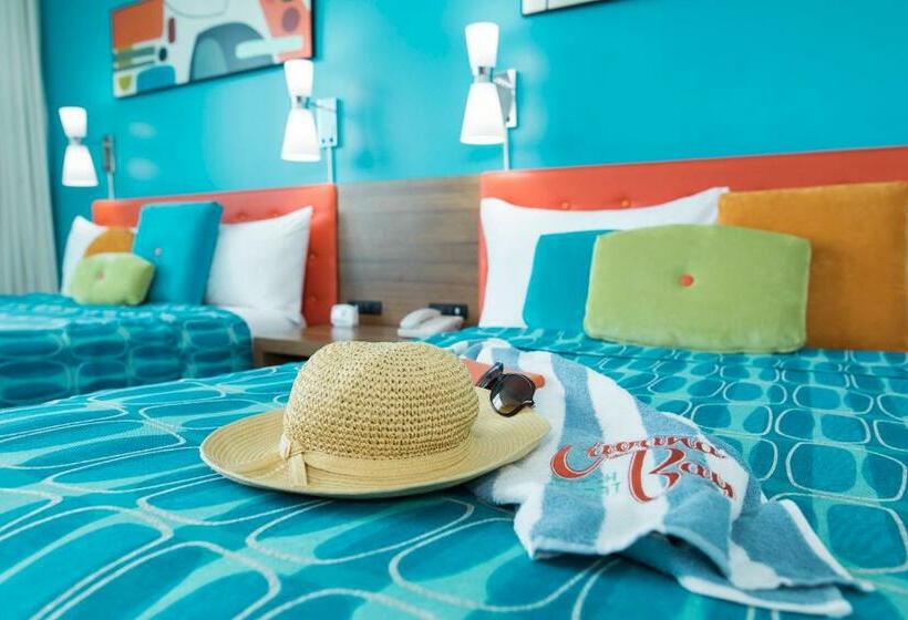 可看到停车场的标准间, Universal's Cabana Bay Beach Resort