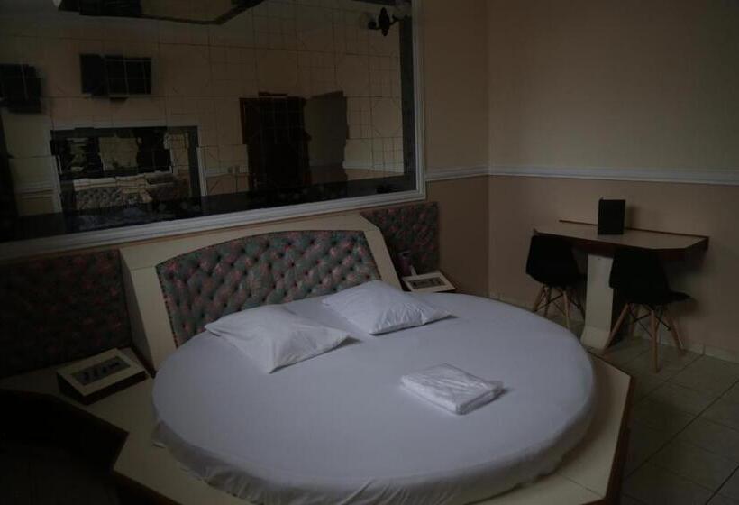 이코노미 룸, Desejo Motel