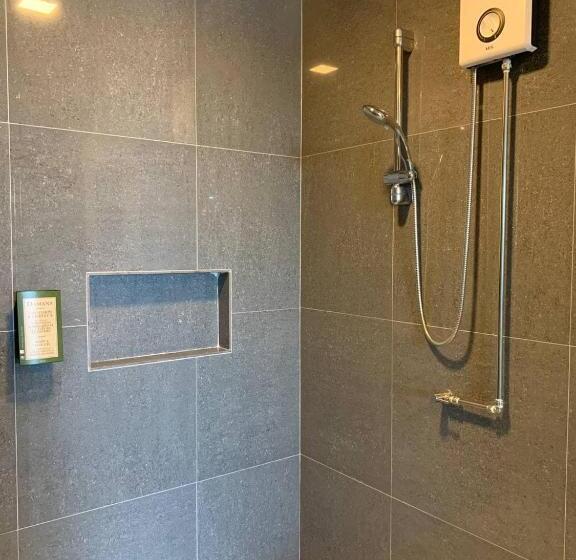 디럭스 룸, Av Suites