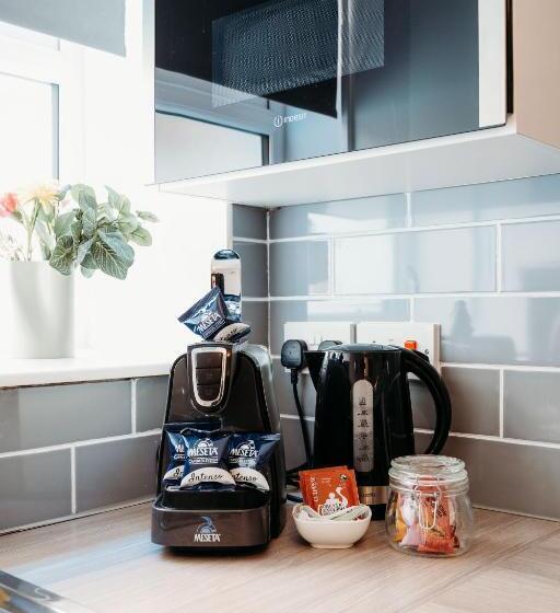 استودیوی لوکس, Prime Suites Lytham