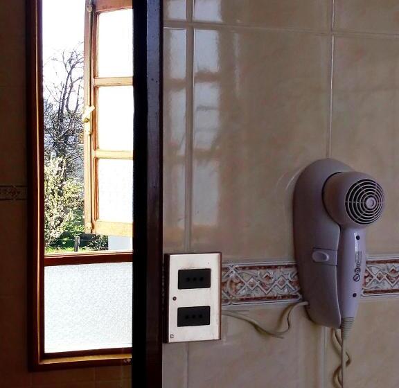 Standard Trippelrum Delat Badrum, Hostal Torre De Babel