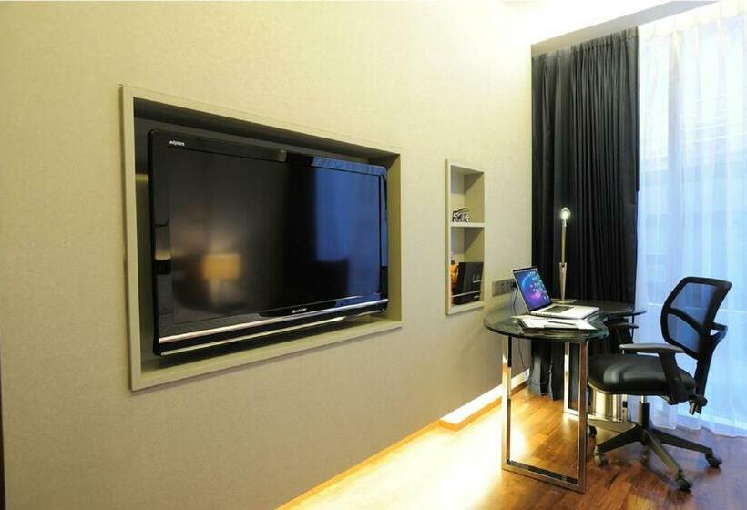 Номер Deluxe, Galleria Sukhumvit 10 Bangkok By Compass Hospitality