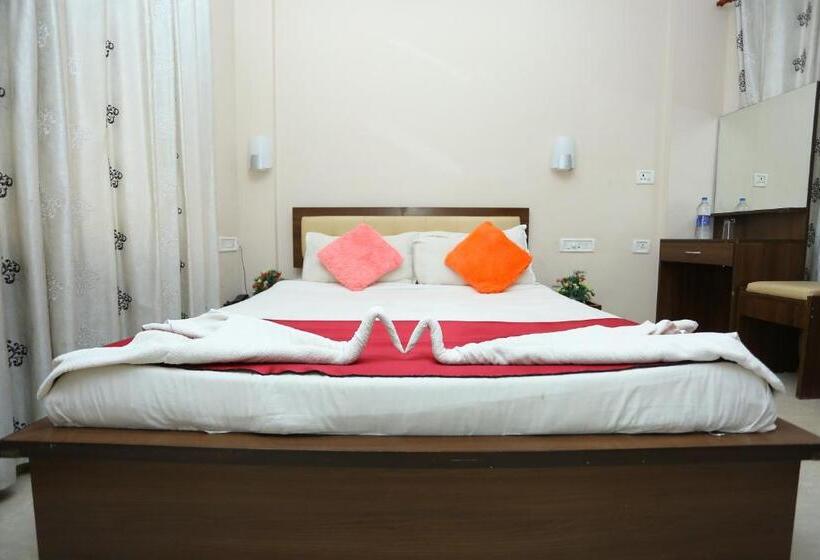 Номер Стандарт, Innate Inn