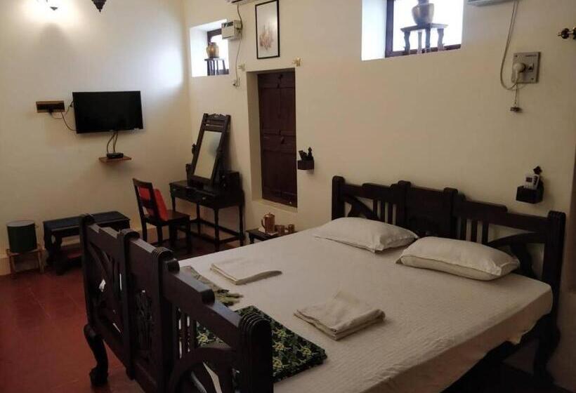 带大床的标准间, Tanjore Inn