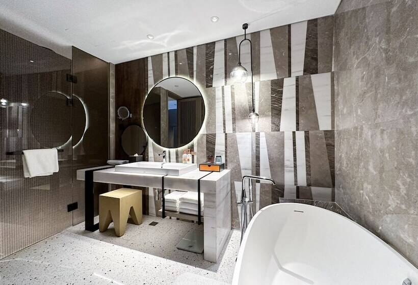 Номер Премиум Вид на Озеро, Crowne Plaza Chongli Resort, An Ihg