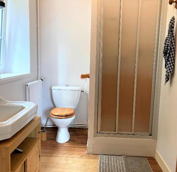 Семейный Номер, Les Chambres D Omaha Beach Etablissement Avec Deux Chambres D Hôtes, Petit Déjeuner Compris Fait Mai