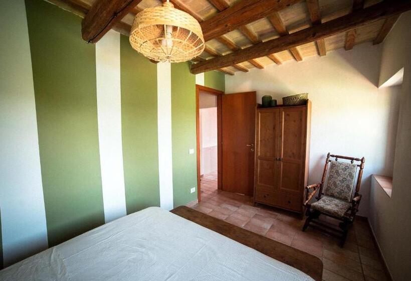 Номер Стандарт Вид на Бассейн, Al Poggio Dei 4 Borghi