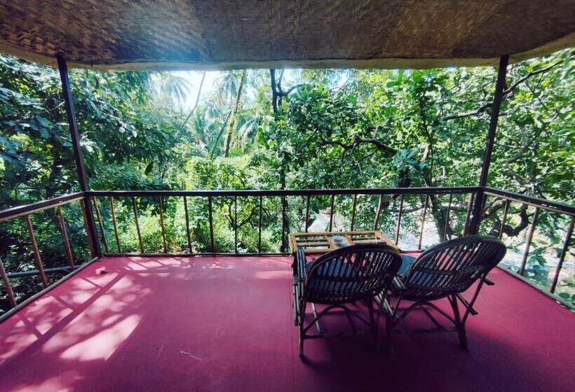 Номер Стандарт Вид на Озеро, Samyama Retreat