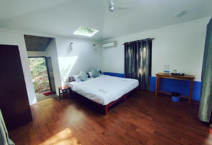 Номер Стандарт Вид на Озеро, Samyama Retreat