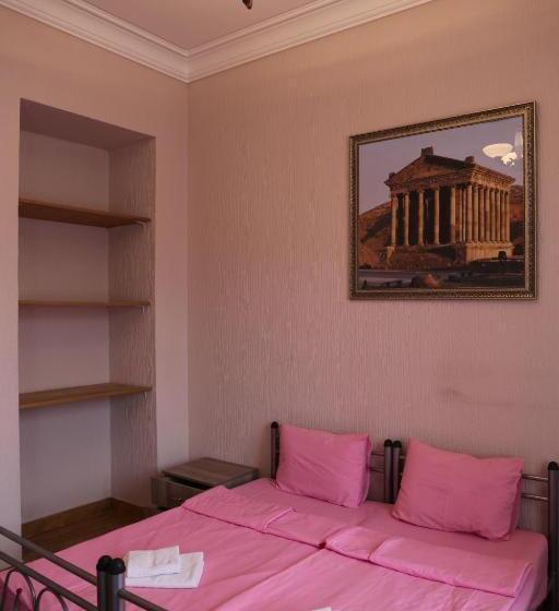 이코노미 룸, Bridge House Yerevan Armenia