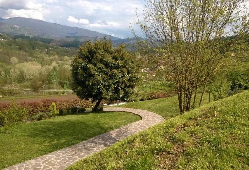 Студио Стандарт Вид на Бассейн, La Collina Dei Franchi