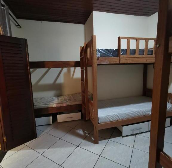 Четырехместный Номер Стандарт, Sos Hostel