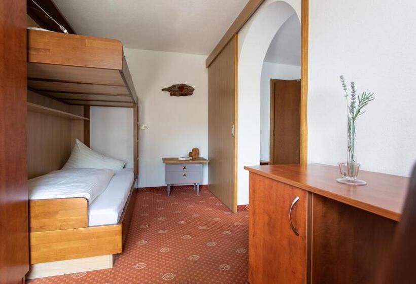 Семейный Номер, Ferienhotel Bergland