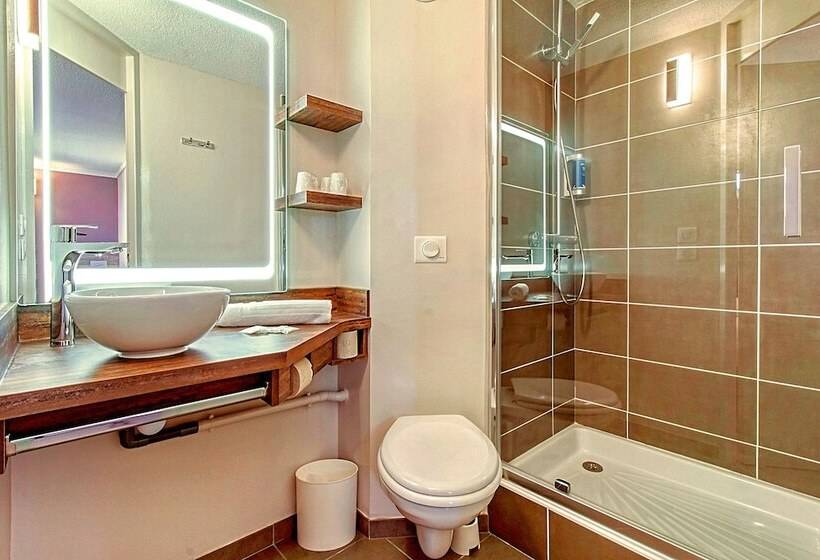 Номер Стандарт, Brit Hotel Confort Pau Lons