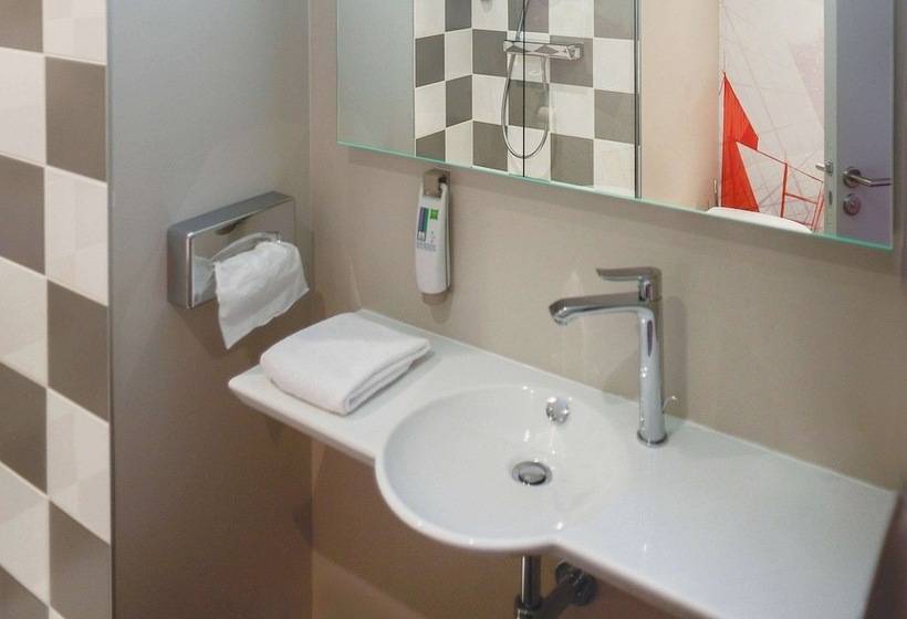 Номер Стандарт Двуспальная Кровать, Ibis Styles Poitiers Centre