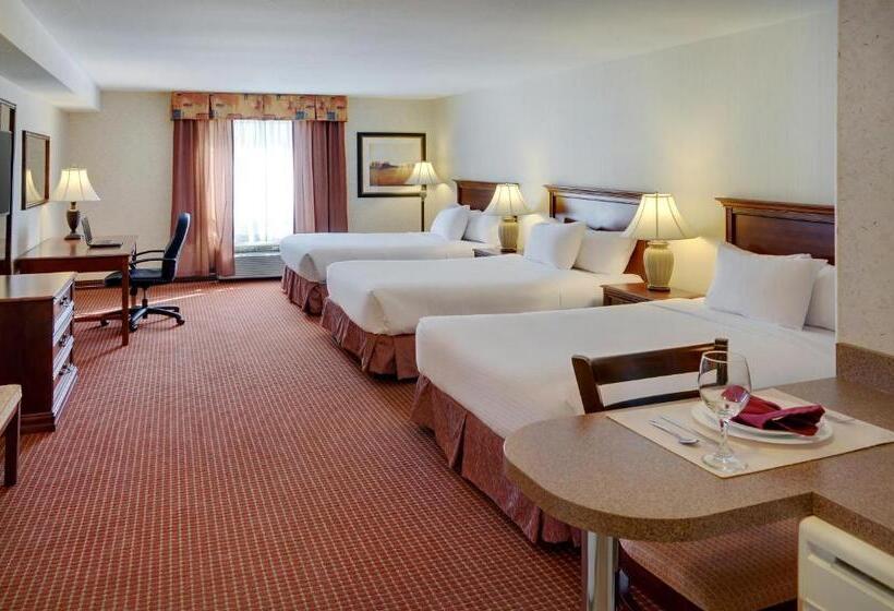 Трехместный Номер Deluxe, Pomeroy Inn And Suites Dawson Creek