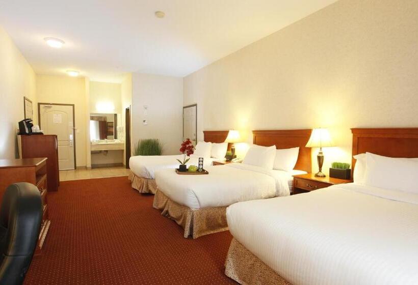 Номер Стандарт Трехместный, Pomeroy Inn And Suites Dawson Creek