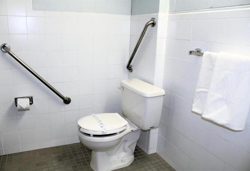 Люкс 2 Спальни, Residence & Conference Centre  Welland