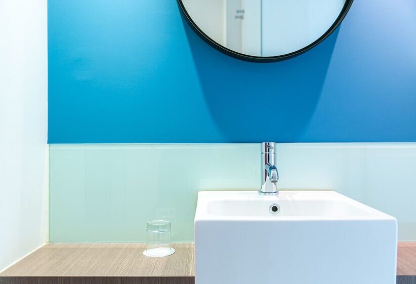 Номер Superior, The Originals Boutique Hotel Saint James, Montaigu Vendée, Nantes Sud