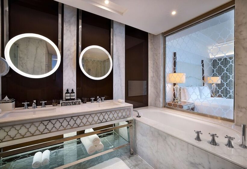Номер Клуб Кровать Кинг, Waldorf Astoria Dubai Palm Jumeirah