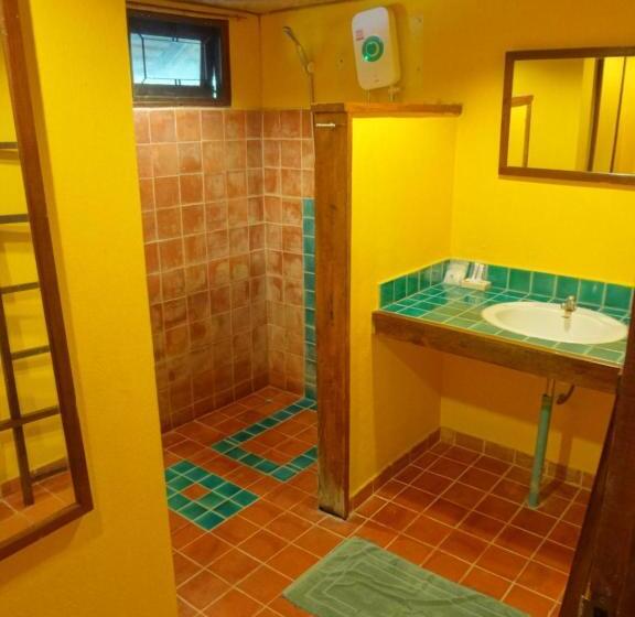 חדר משפחתי נוף לבריכה, Relax Bay Resort