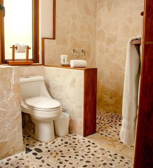 بنگله خانوادگی, Bolontiku Boutique Hotel & Spa