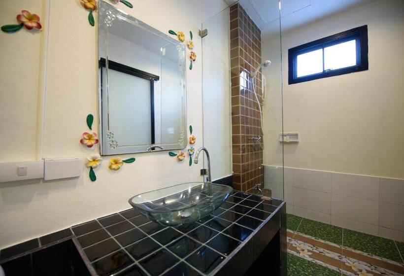 Четырехместный Номер Стандарт, Chana Place Lanna
