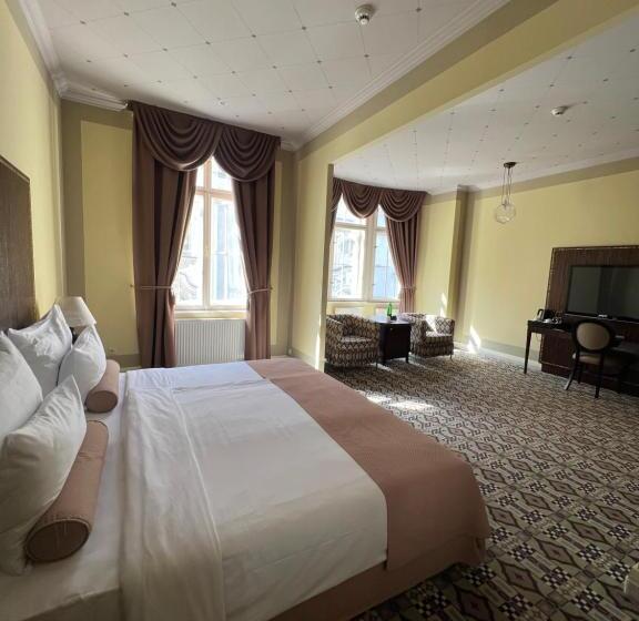 Полулюкс, Grandezza Hotel Luxury Palace