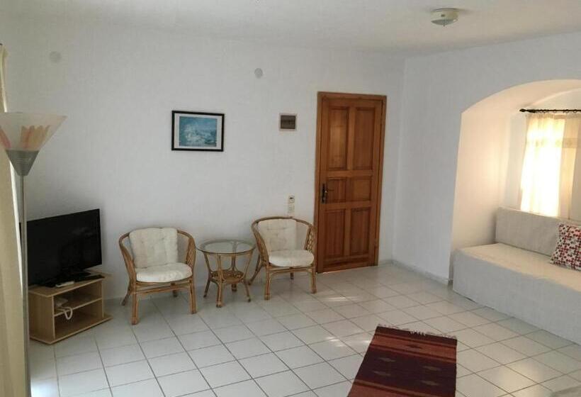 Люкс Вид на Сад, Omar Hotel & Suites