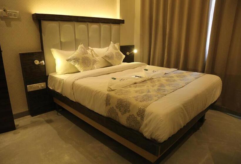 Номер Deluxe, Galaxy Inn