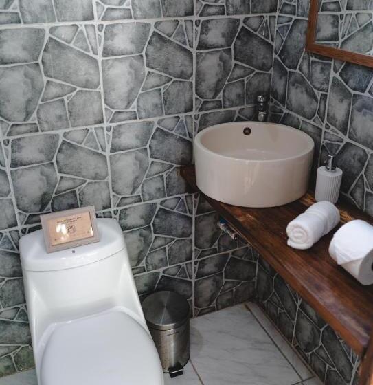 Standard room with outdoor bath, Cuatro Vientos Lodge & Apartments